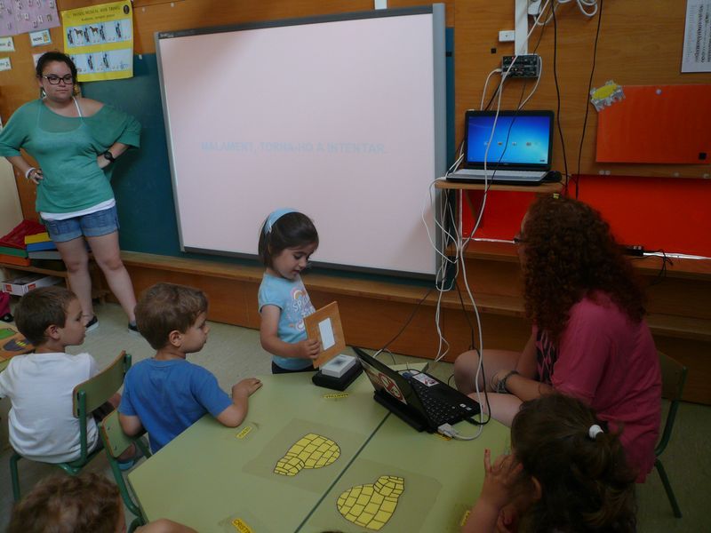 nens utiliutzant el lector d'rfid